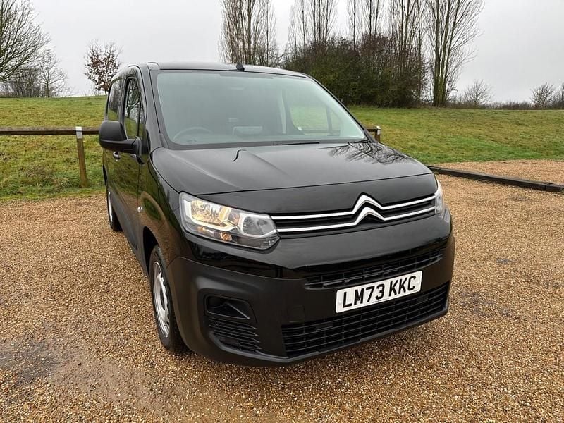 Used Citroën Berlingo PureTech 110 HP (80 kW) 2023 Black MPV
