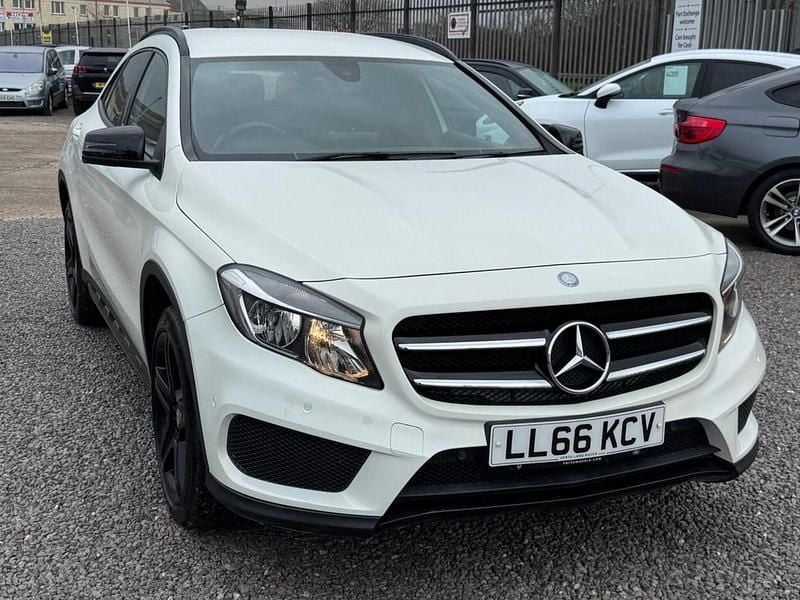 Used Mercedes GLA200 AMG line 136 HP (100 kW) 2016 White SUV