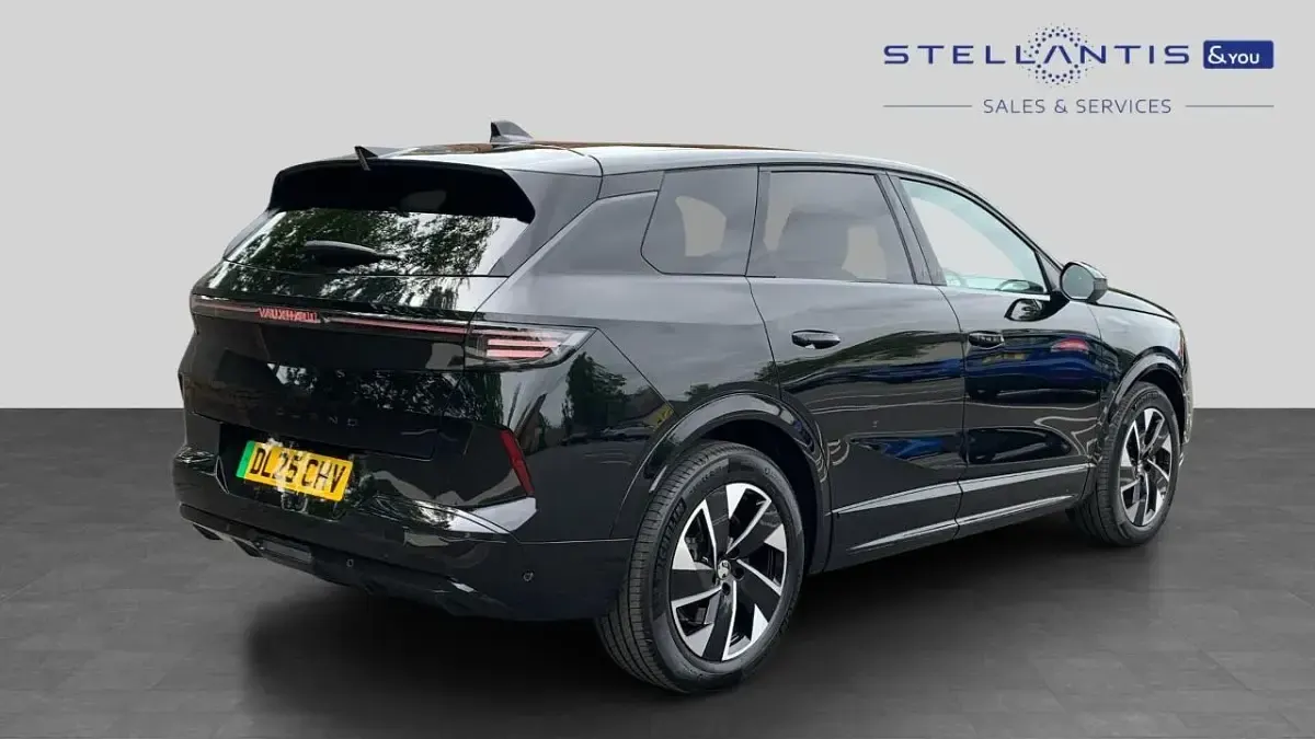 Second-hand Vauxhall Grandland 154 kW (210 CP) 2025 Negru SUV