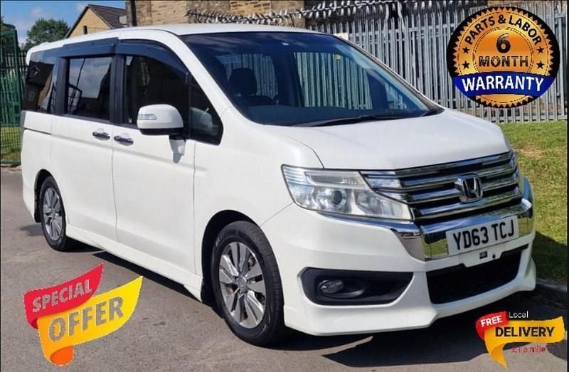 Black Used 2014 Honda Stepwgn Luxury MPV | £5,999 (Good price) - Image 1/4