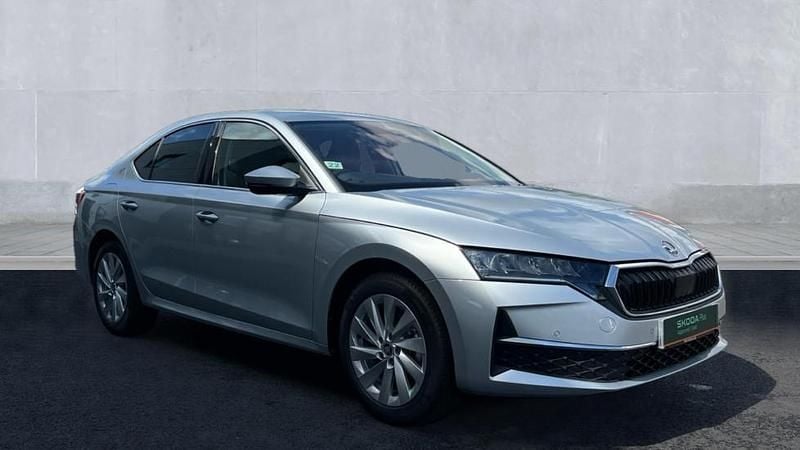 Silver Used 2025 Skoda Octavia SE L Hatchback | £25,990 (Expensive) - Image 1/3