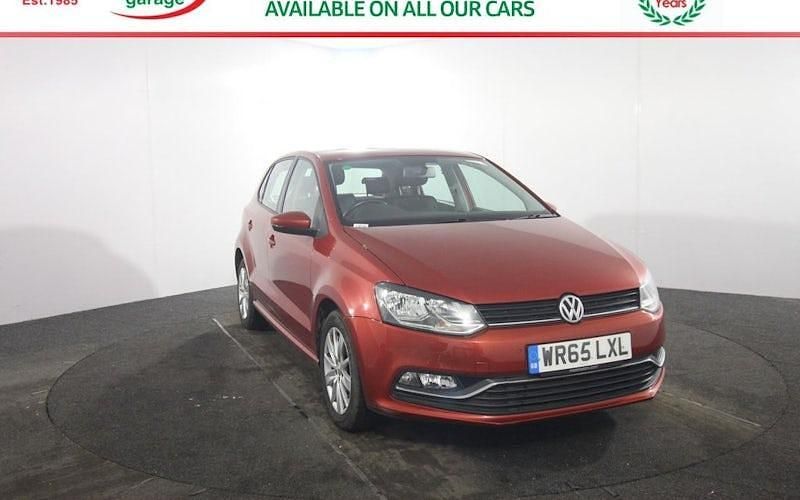 Used VW Polo SE 90 HP (66 kW) 2015 Red Hatchback