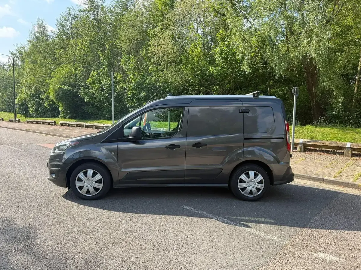 Used Ford Transit Connect Trend 100 HP (73 kW) 2017 Grey MPV