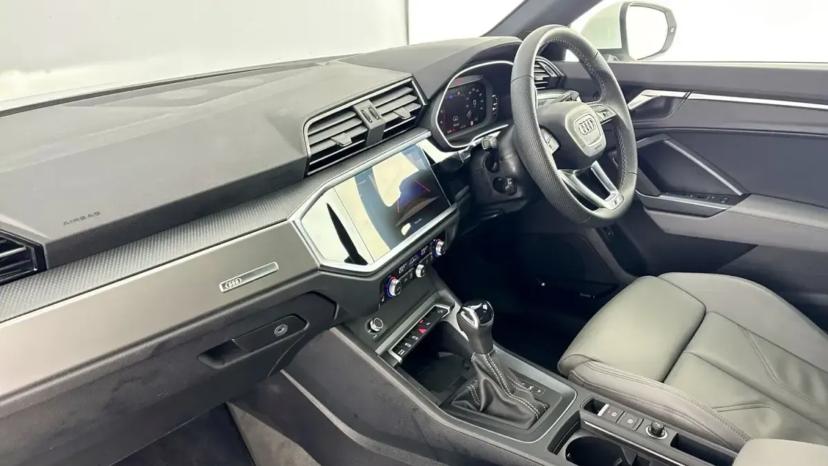 Used Audi Q3 S-Line 150 HP (110 kW) 2025 White SUV