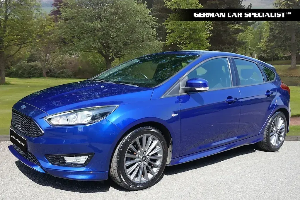 Used Ford Focus ST-Line 125 HP (91 kW) 2018 Performance blue Hatchback