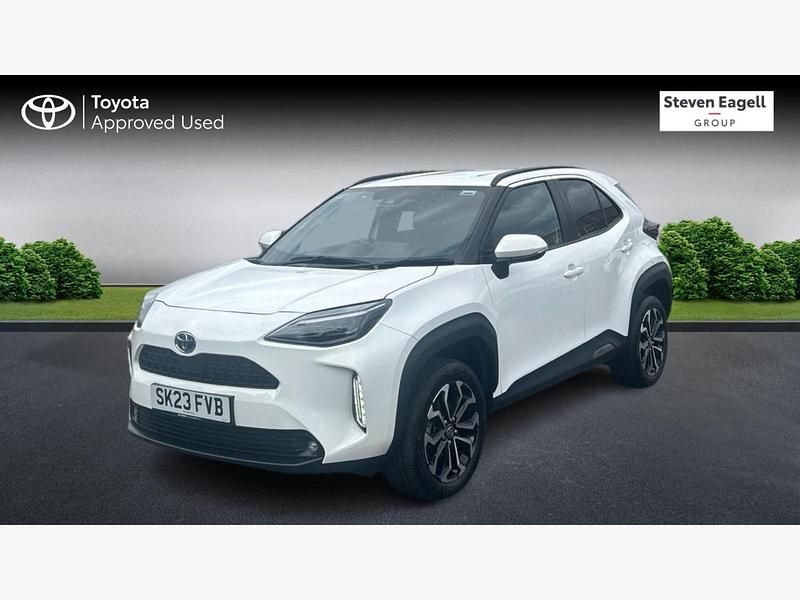 Used Toyota Yaris Hybrid Design 2023 White Hatchback