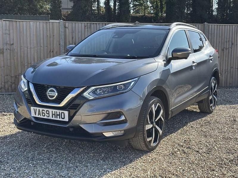 Grey Used 2020 Nissan Qashqai Tekna SUV | £9,400 (Good price) - Image 1/4