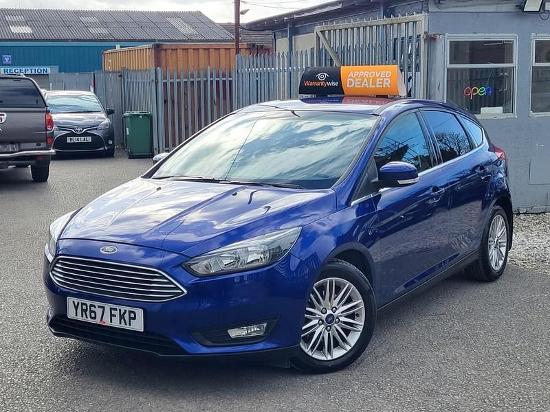 Used Ford Focus Zetec 120 HP (88 kW) 2017 Blue Hatchback