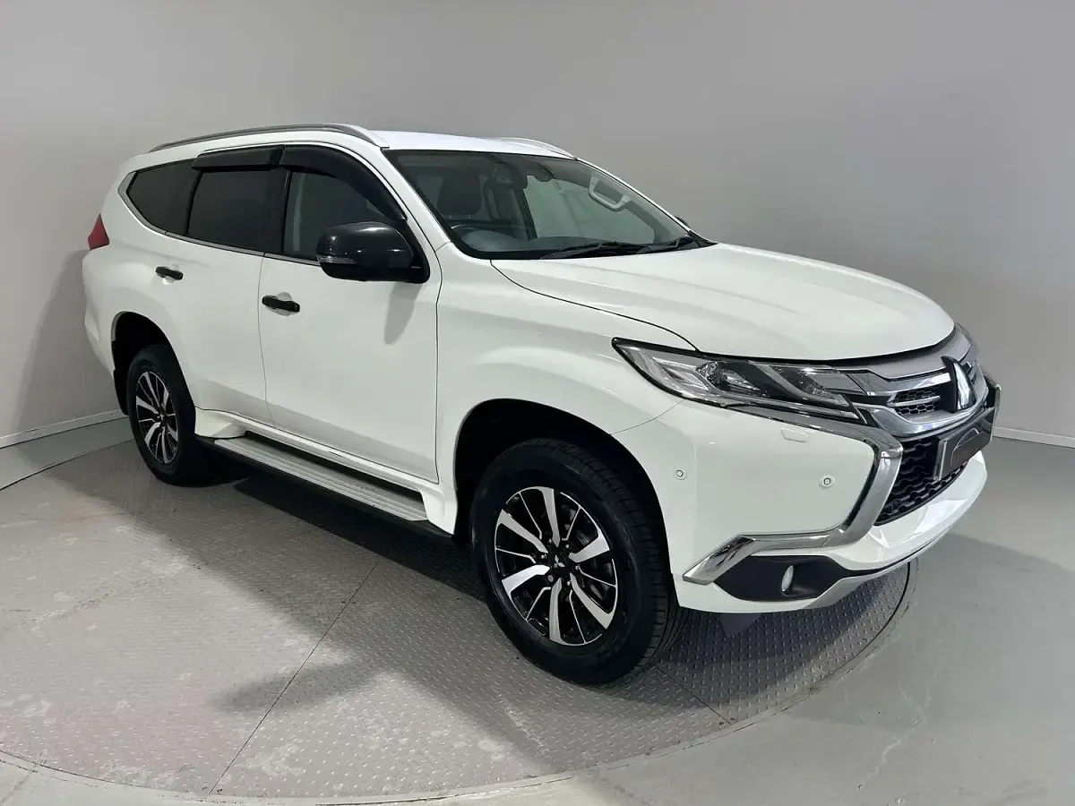 Used Mitsubishi Shogun 178 HP (130 kW) 2021 White SUV