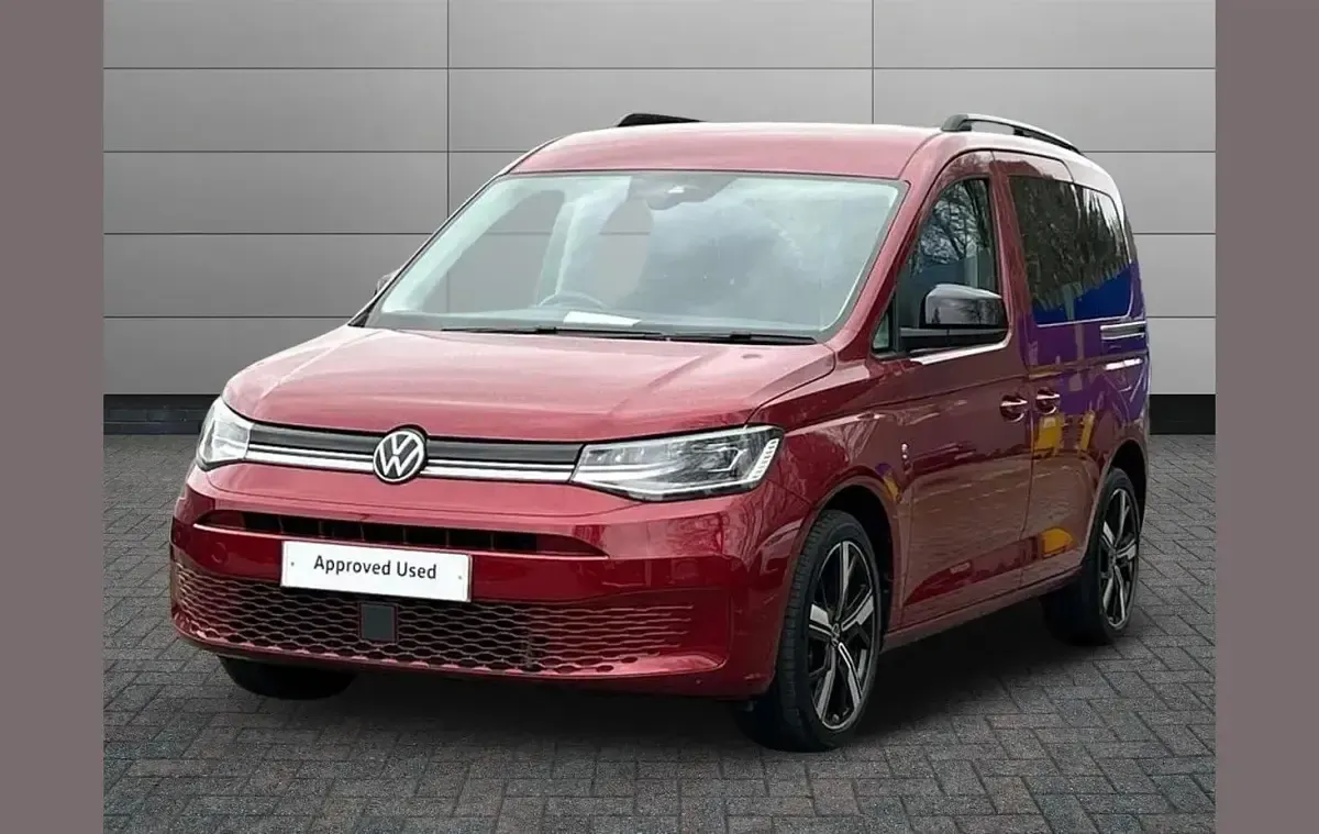 Used VW Caddy Life 122 HP (89 kW) 2025 Red MPV