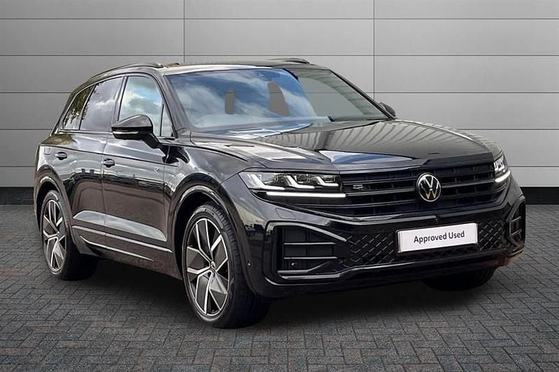 Grenadilla black Used 2025 VW Touareg Black Edition SUV | £52,490 (Fair price) - Image 1/3