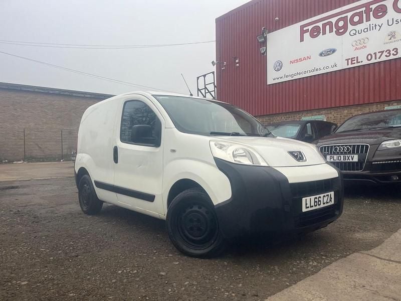 White Used 2016 Peugeot Bipper S MPV | £3,450 (Fair price) - Image 1/3