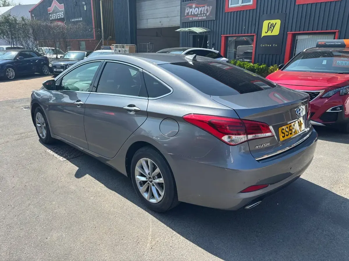 Used Hyundai i40 SE 115 HP (84 kW) 2016 Silver Sedan