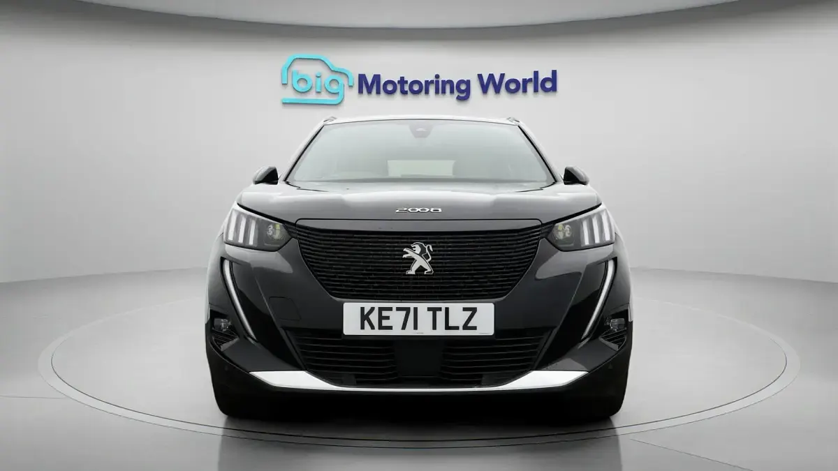 Used Peugeot e-2008 Premium 98 kW (134 HP) 2021 Black SUV