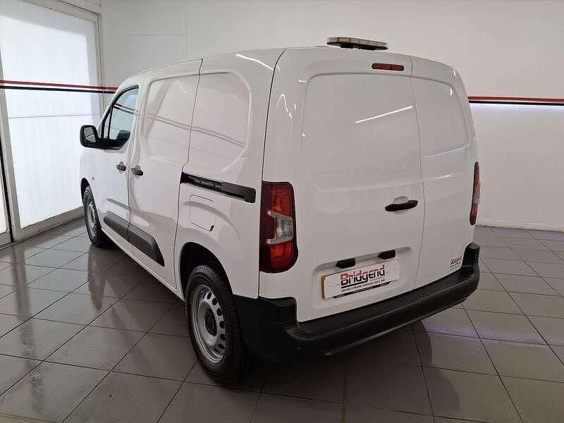 Used Peugeot Partner S 131 HP (96 kW) 2021 White MPV