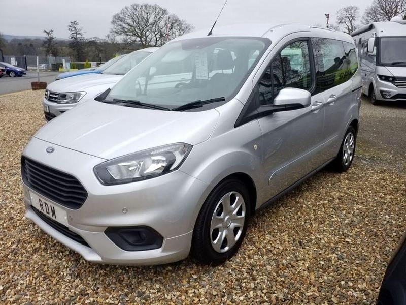 Used Ford Tourneo Courier Zetec 2019 Silver MPV