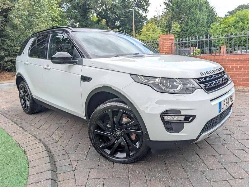 Fuji white Used 2015 Land Rover Discovery Sport HSE Luxury SUV | £7,975 (Expensive) - Image 1/4