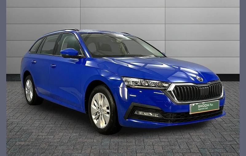 Energy blue Used 2022 Skoda Octavia SE Estate | £14,450 (Fair price) - Image 1/3