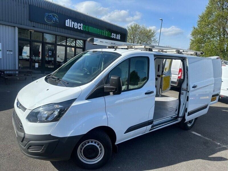 White Used 2017 Ford Transit Custom Van | £9,995 (Good price) - Image 1/3