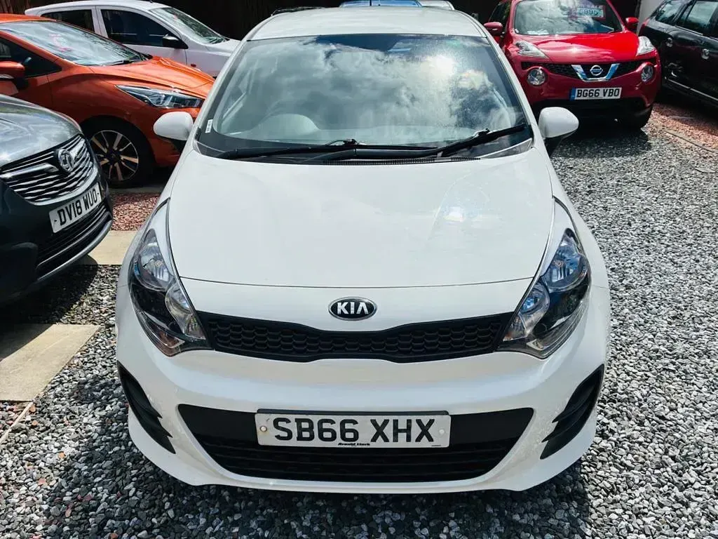 Used Kia Rio Air 2016 White Hatchback