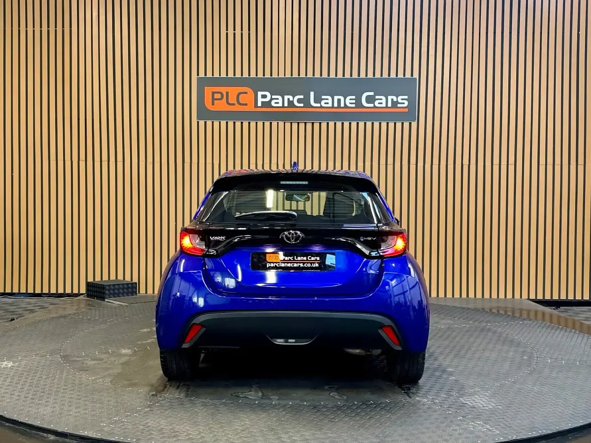 Used Toyota Yaris Hybrid 2024 Blue Hatchback