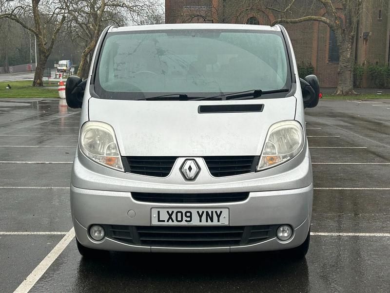 Used Renault Trafic 115 HP (84 kW) 2009 Silver MPV