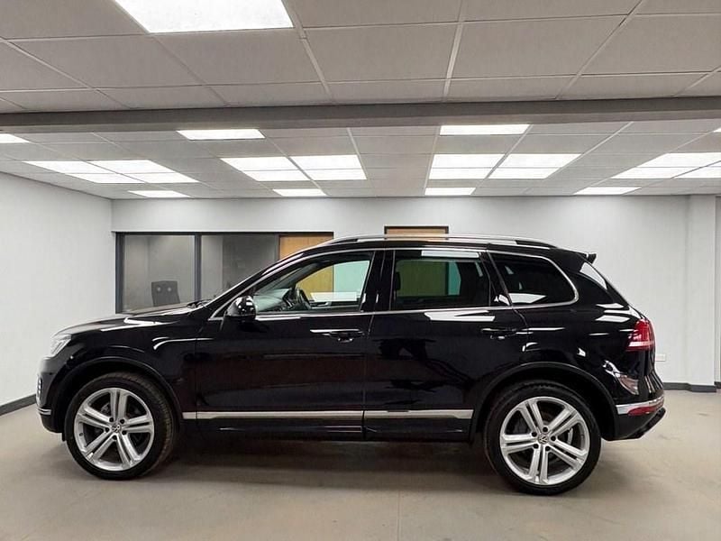 Used VW Touareg R-line Plus 262 HP (192 kW) 2017 Black SUV