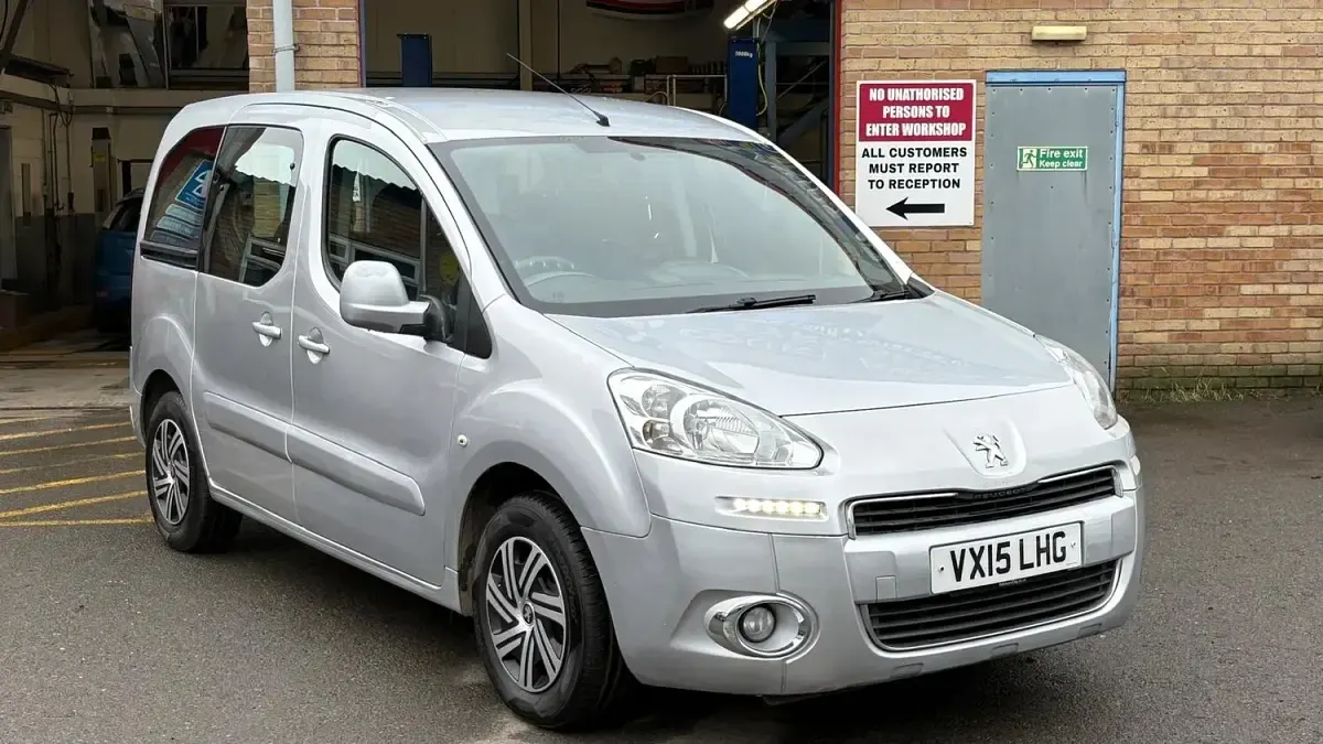 Used Peugeot TePee S 2015 Silver MPV