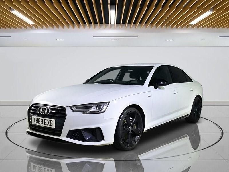 Używany Audi A4 Black Edition 190 KM (139 kW) 2019 Biały Sedan/Limuzyna
