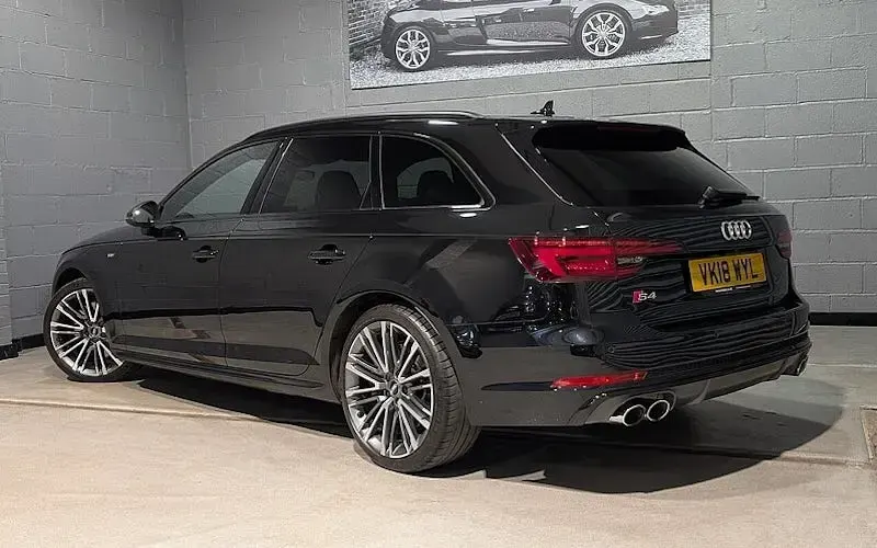 Used Audi S4 Comfort 354 HP (260 kW) 2018 Mythos black Estate
