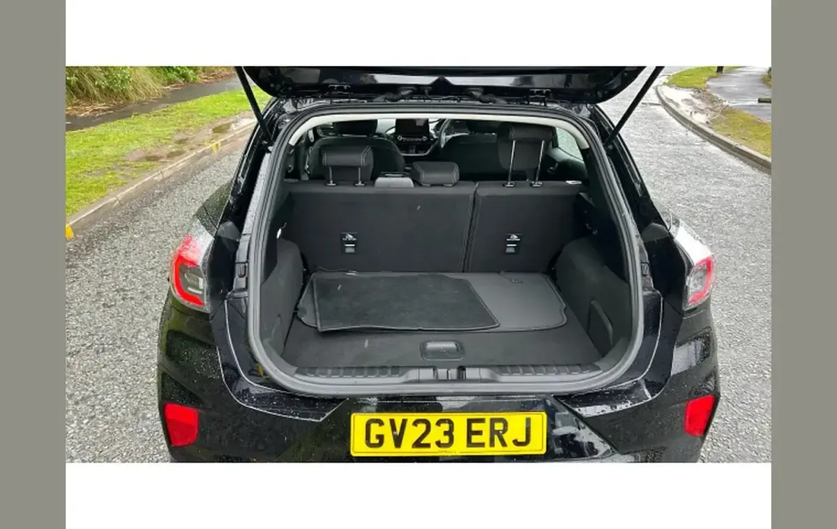 Second-hand Ford Puma Titanium 125 CP (91 kW) 2023 Negru SUV