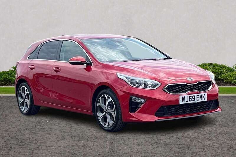 Red Used 2019 Kia Ceed 3 Hatchback | £14,900 (Fair price) - Image 1/3