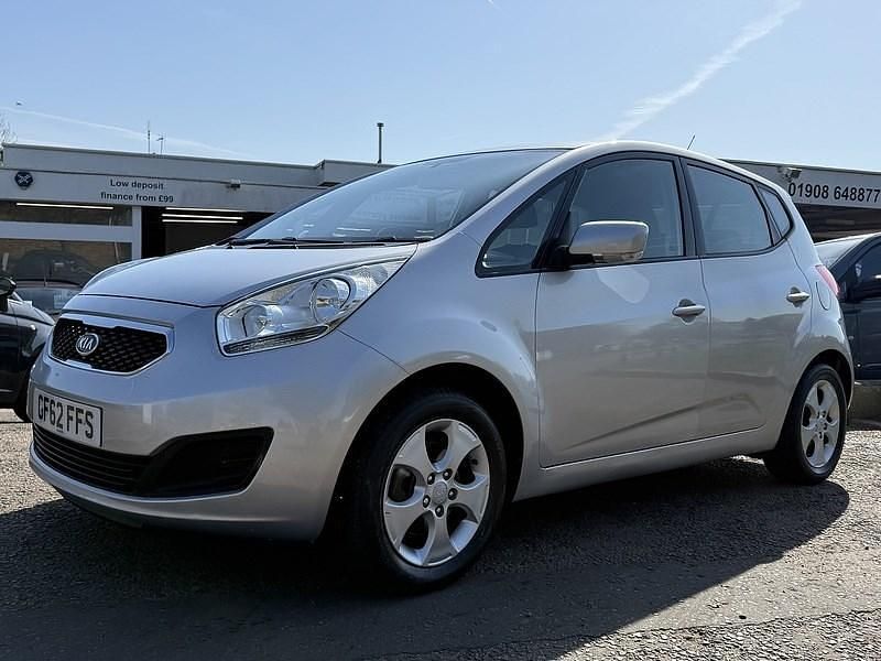 Used Kia Venga 123 HP (90 kW) 2012 Silver Hatchback