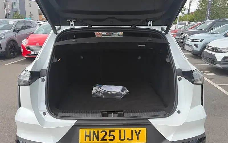 Usado Renault Symbioz Iconic Esprit Alpine 143 HP (105 kW) 2025 Branco SUV