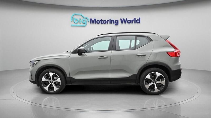 Used Volvo XC40 Plus 163 HP (119 kW) 2024 Green SUV