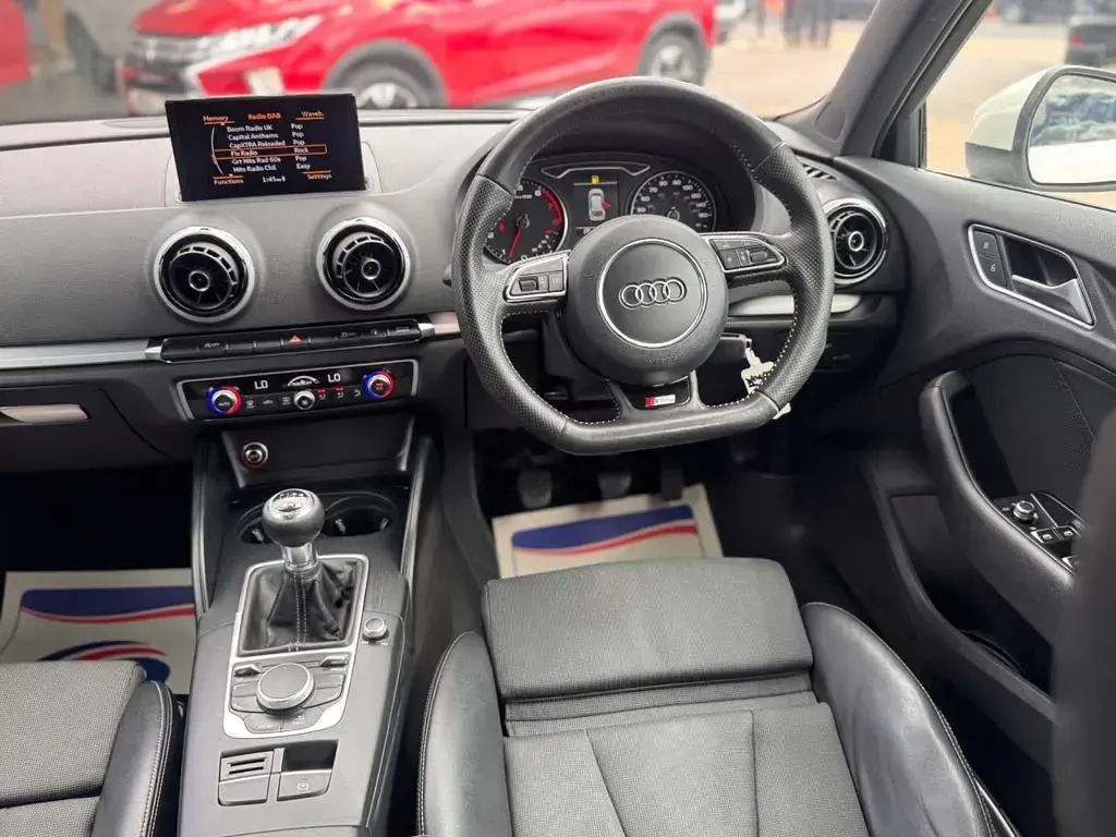 Used Audi A3 Sportback S-Line 110 HP (80 kW) 2014 White Hatchback