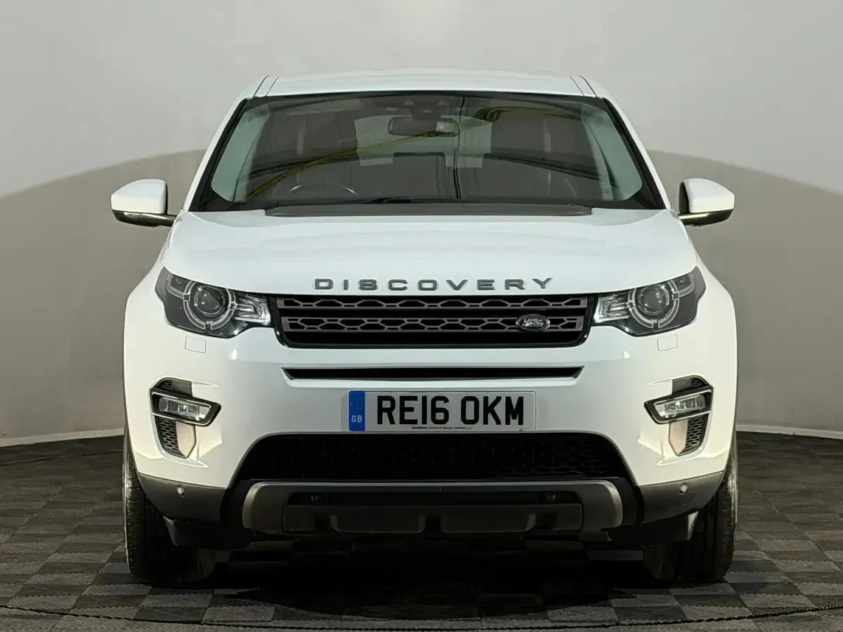 Used Land Rover Discovery Sport SE 180 HP (132 kW) 2016 White SUV