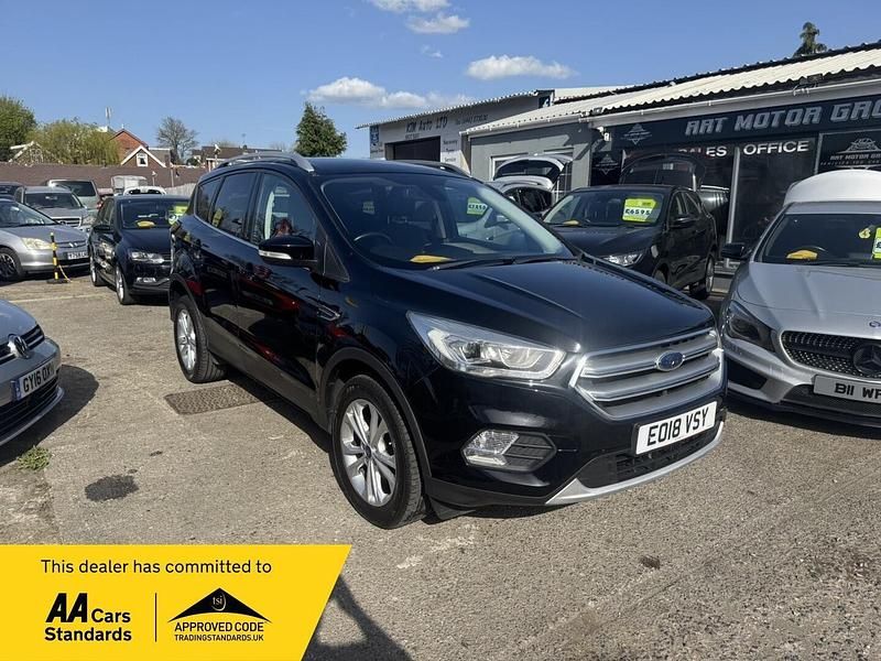 Usado Ford Kuga Titanium 120 HP (88 kW) 2018 Preto SUV