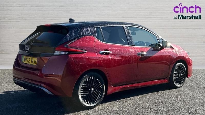 Used Nissan Leaf N-Connecta 110 kW (150 HP) 2022 Red Hatchback