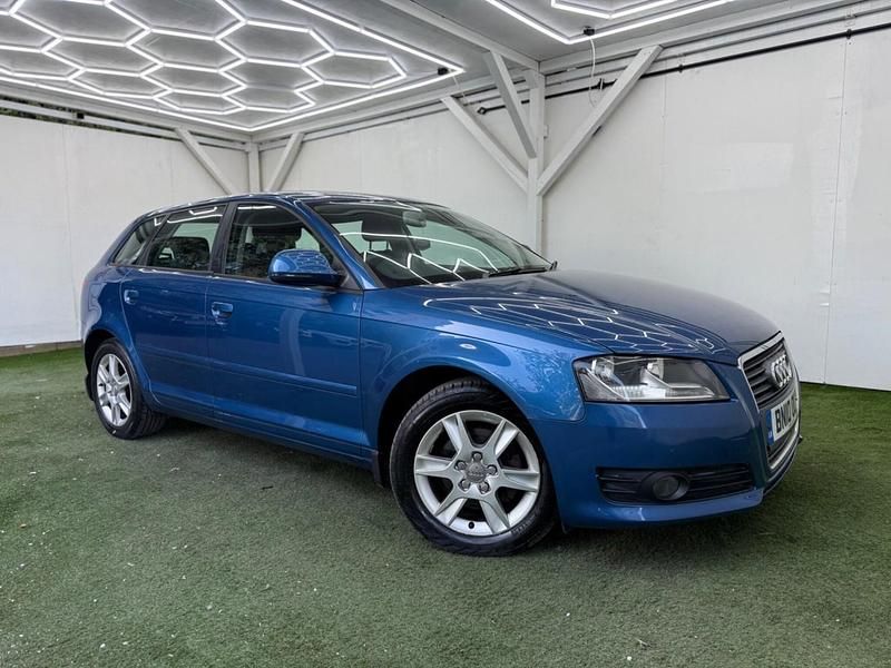 Używany Audi A3 Basis 2010 Niebieski Hatchback