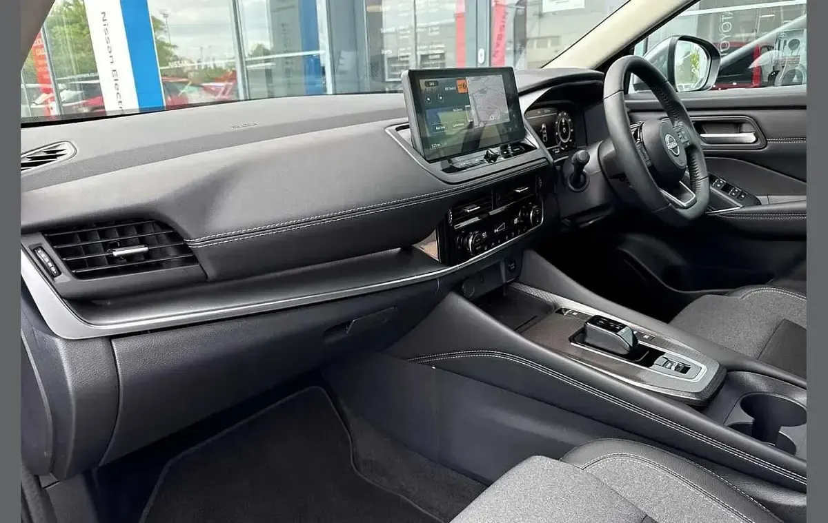 Used Nissan Qashqai N-Connecta 190 HP (139 kW) 2025 Grey SUV