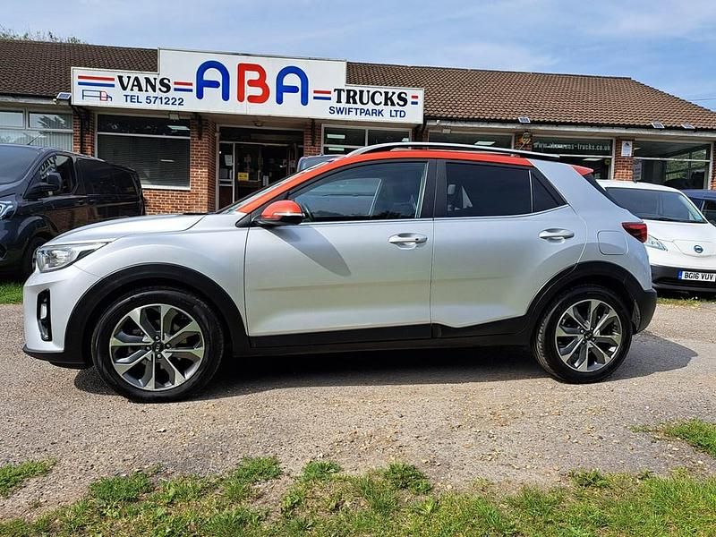 Used Kia Stonic First Edition 118 HP (86 kW) 2018 Silver SUV
