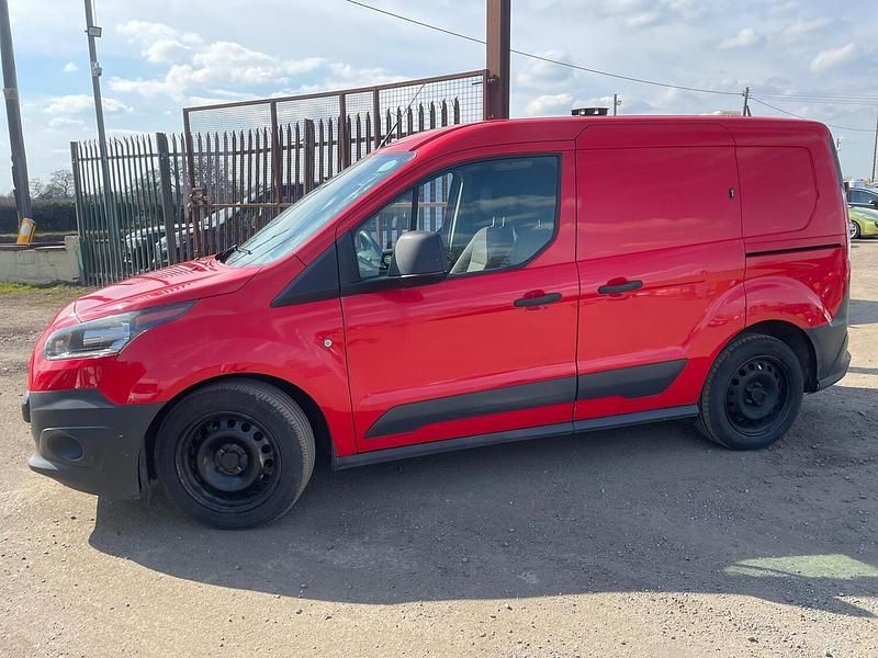 Used Ford Transit Connect 2017 Red MPV