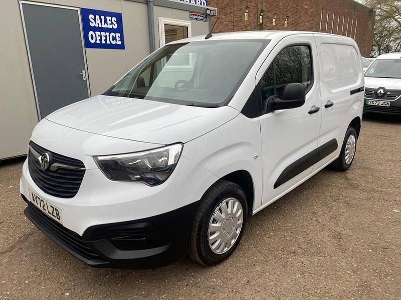 Used Vauxhall Combo 100 HP (73 kW) 2022 White MPV