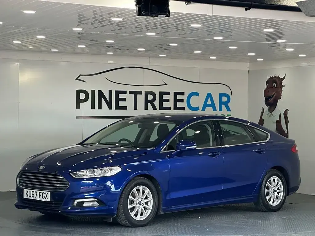 Used Ford Mondeo Zetec 120 HP (88 kW) 2017 Blue Hatchback