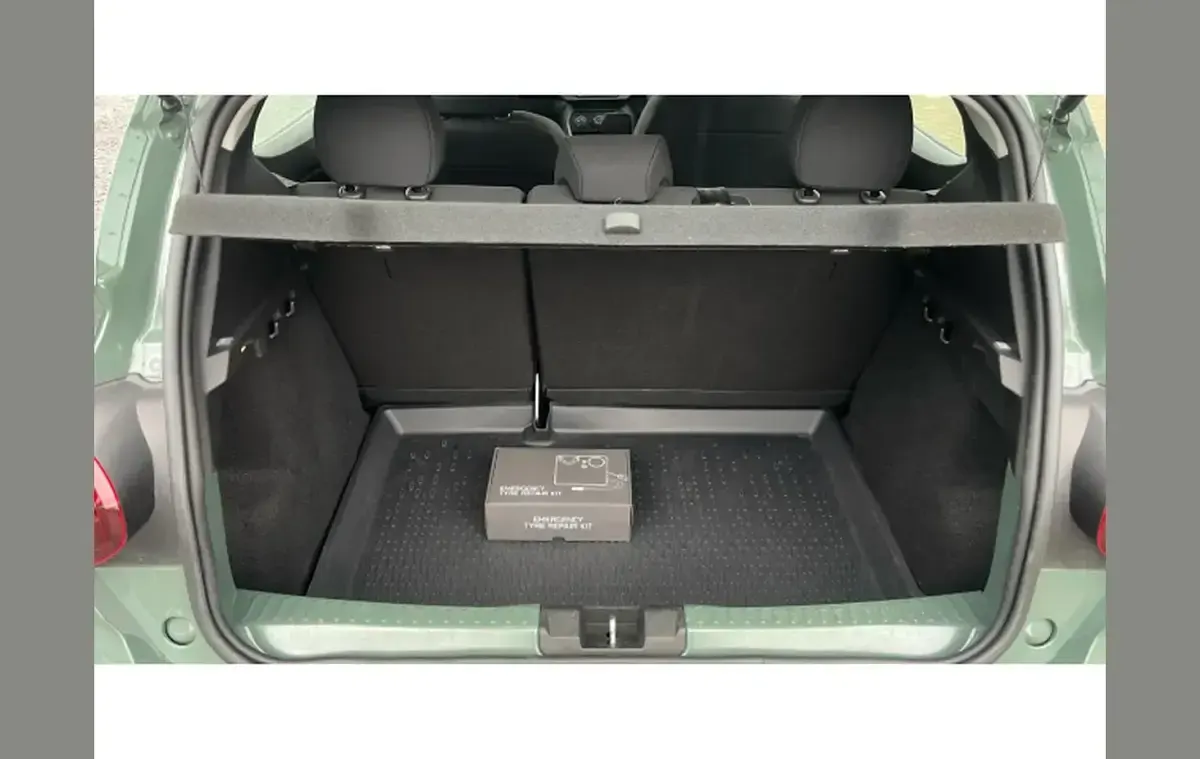 Used Dacia Sandero Essentiel 99 HP (72 kW) 2023 Green Hatchback