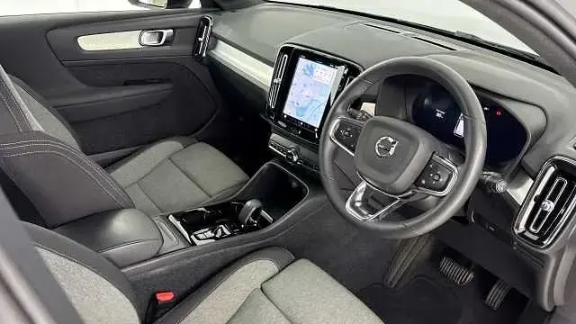 Used Volvo XC40 Plus 161 HP (118 kW) 2024 SUV