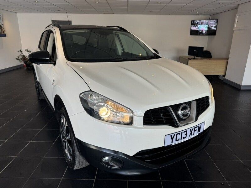 White Used 2013 Nissan Qashqai 360º SUV | £6,295 (Expensive) - Image 1/4