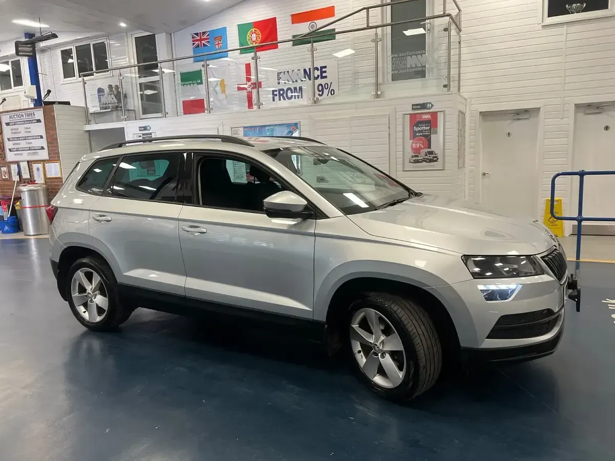 Used Skoda Karoq SE 115 HP (84 kW) 2019 Silver SUV