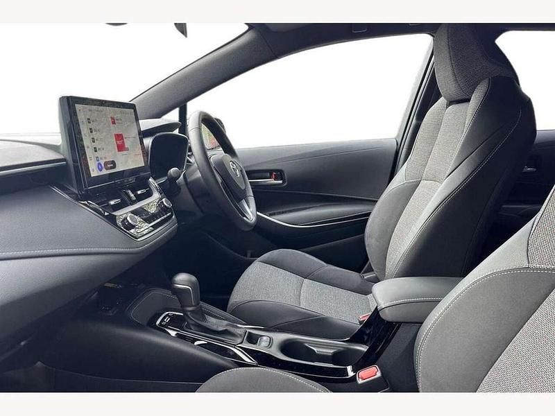 Used Toyota Corolla Design 140 HP (102 kW) 2025 Grey Estate